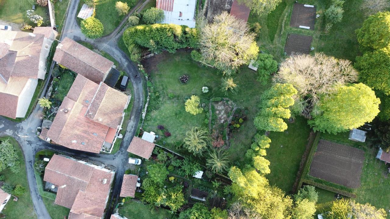 La Maison Des Fleurs Montembœuf Exteriér fotografie