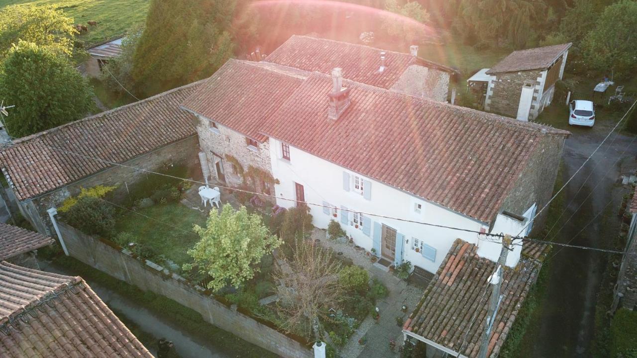 La Maison Des Fleurs Montembœuf Exteriér fotografie